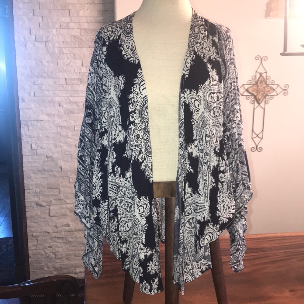 Flying Tomato short Kimono